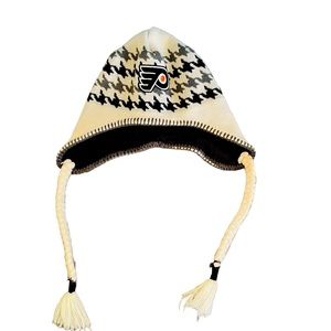 Philadelphia Flyers OTH Old Time Hockey Winter Hat Beanie Skull Cap Tassels